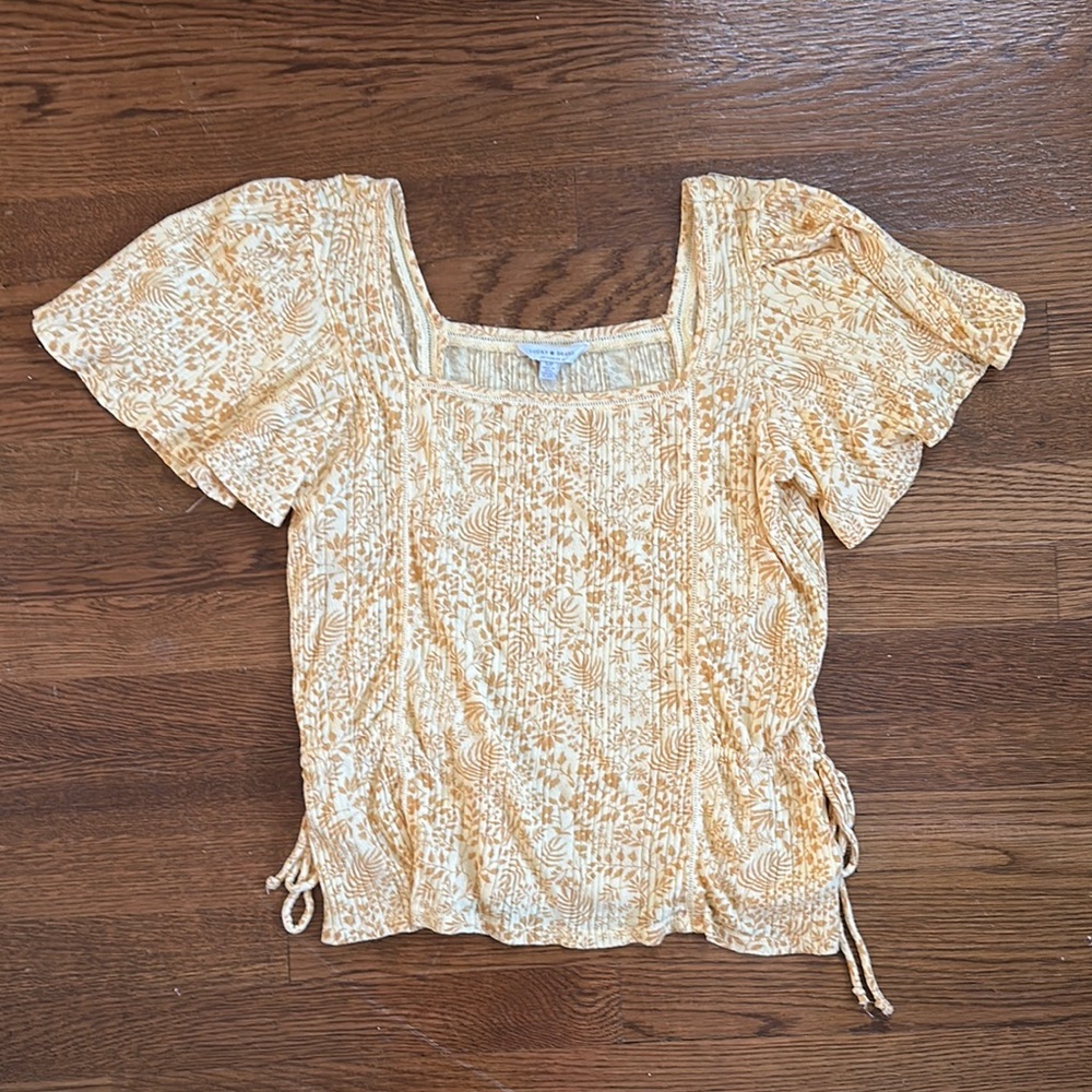 Lucky Brand White Flutter Sleeve Smocked Blouse